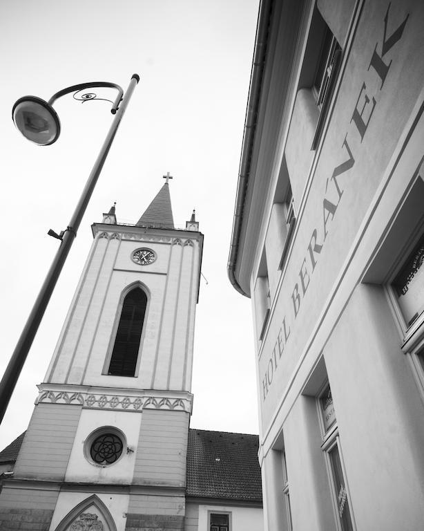 Hotel Beranek Blatná エクステリア 写真