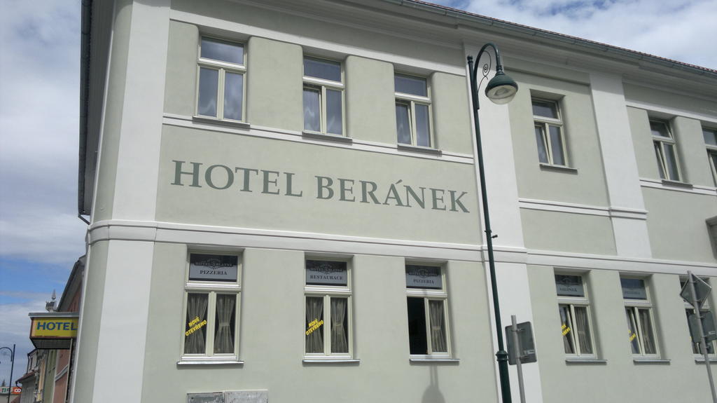 Hotel Beranek Blatná エクステリア 写真